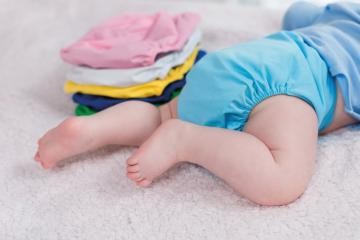 Bild Baby mit Stoffwindeln
