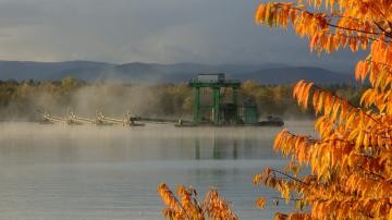 Epplesee im Herbst mit Blick auf den Schwarzwald; Foto: Fotofreunde Rheinstetten Epplesee im Herbst mit Blick auf den Schwarzwald